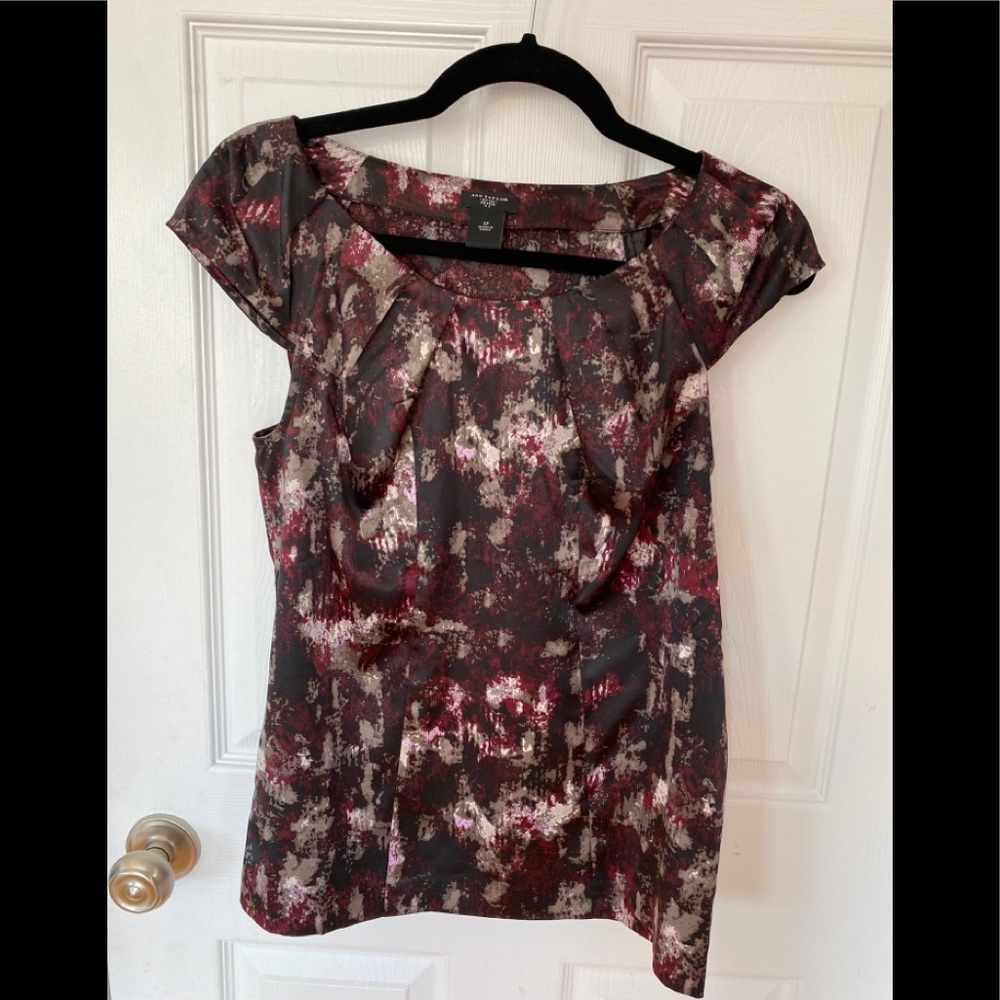 Ann Taylor Black Gray Maroon Abstract Short Sleeve Blouse Top Size 6P